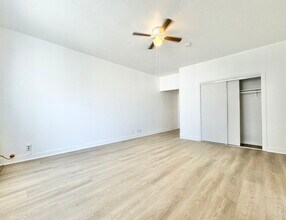 1200 S Hoover St in Los Angeles, CA - Building Photo - Building Photo