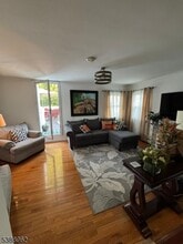 925 E 26th St in Paterson, NJ - Building Photo - Building Photo