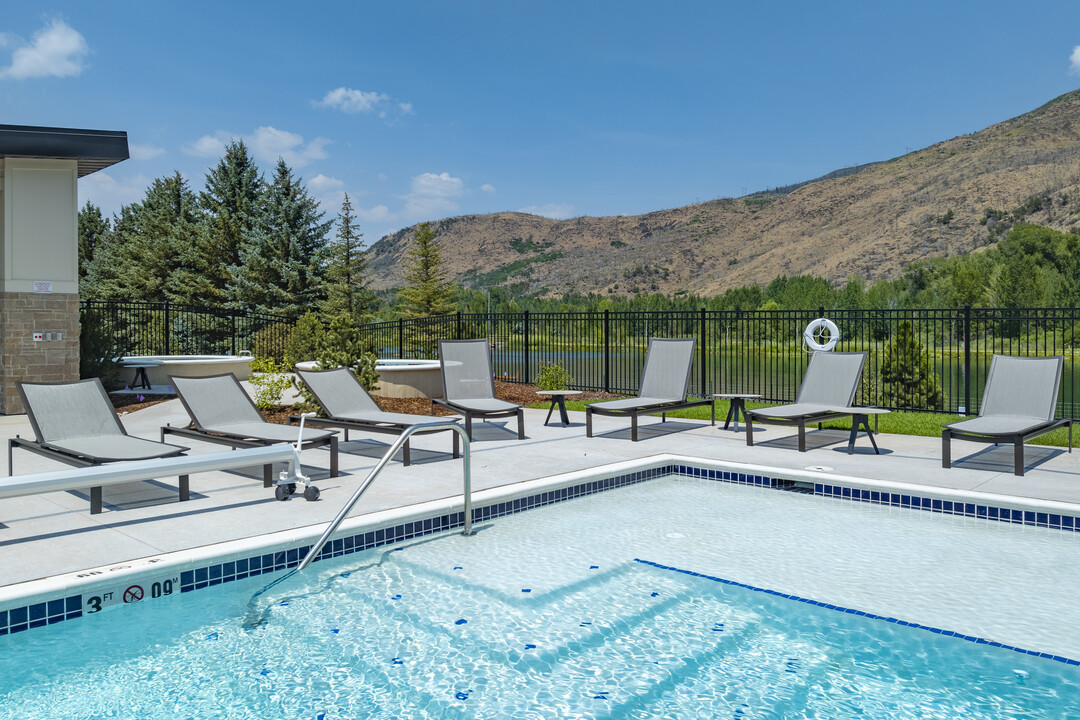 Tree Farm Lofts in Basalt, CO - Building Photo