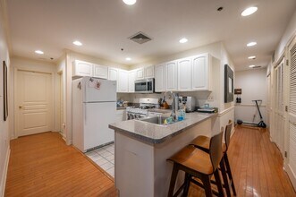 711 Clinton St in Hoboken, NJ - Building Photo - Building Photo