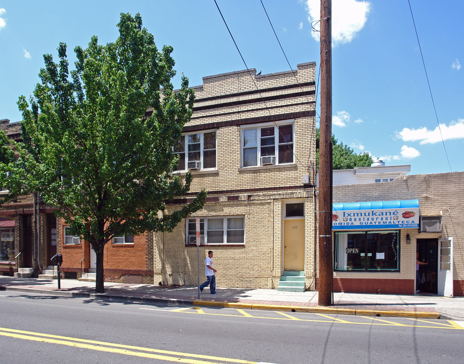 137 Anderson Ave in Fairview, NJ - Building Photo