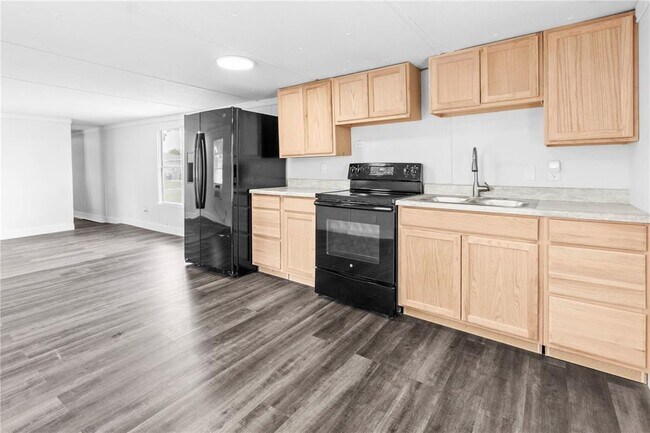 1221 N Valrico Rd in Valrico, FL - Building Photo - Building Photo