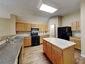 1200 Seneca Pl in Glenn Heights, TX - Building Photo - Building Photo