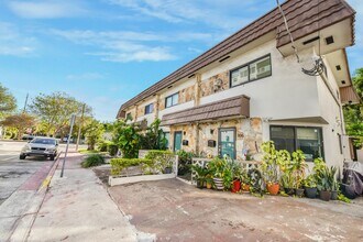 300 80th St in Miami Beach, FL - Building Photo - Building Photo