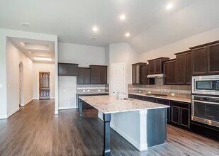 12823 Florianne in San Antonio, TX - Foto de edificio - Building Photo