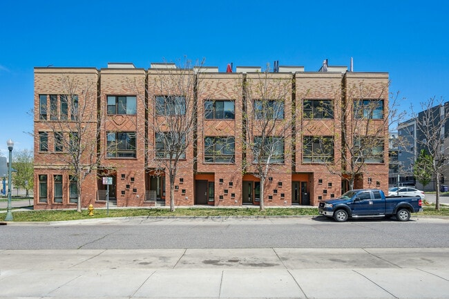 385 22nd St in Denver, CO - Building Photo - Building Photo