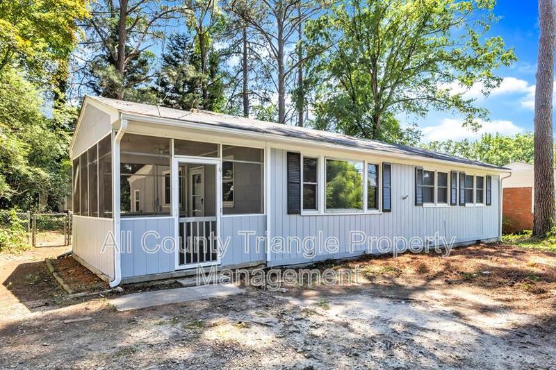 1617 Seminole Trail in Raleigh, NC - Building Photo