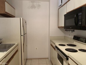 2320 Wisconsin Ave NW-Unit -UNIT 108 in Washington, DC - Building Photo - Building Photo