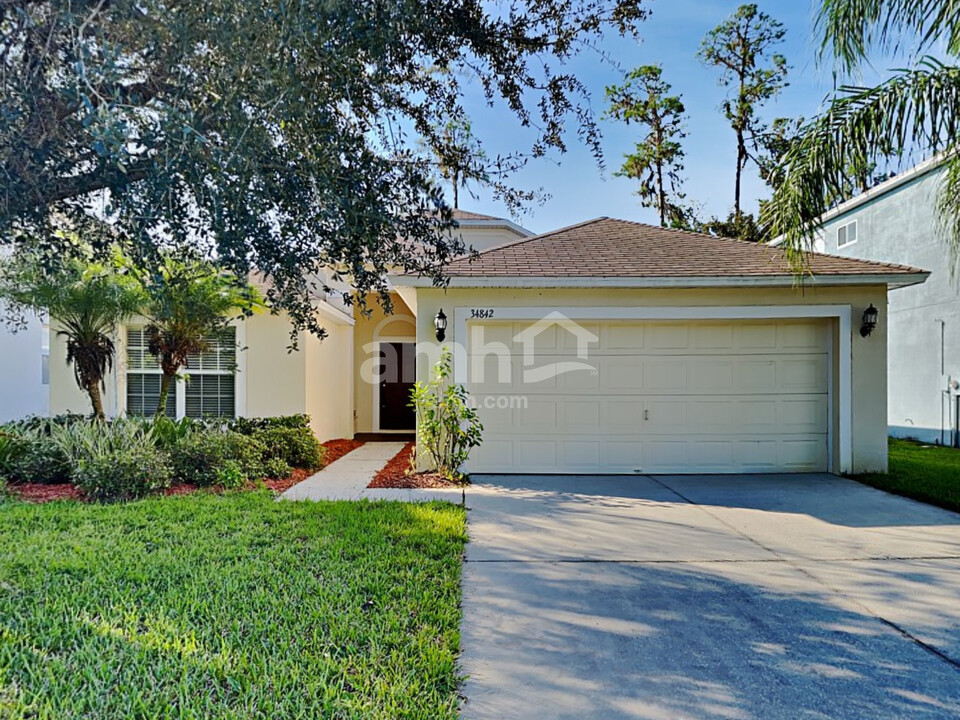 34842 Marsh Glen Ct in Zephyrhills, FL - Building Photo