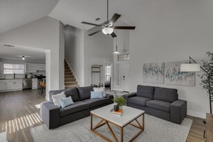 516 Maywood Ln in Desoto, TX - Building Photo