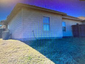 1042-1044 Newcastle Dr in Weatherford, TX - Building Photo - Building Photo