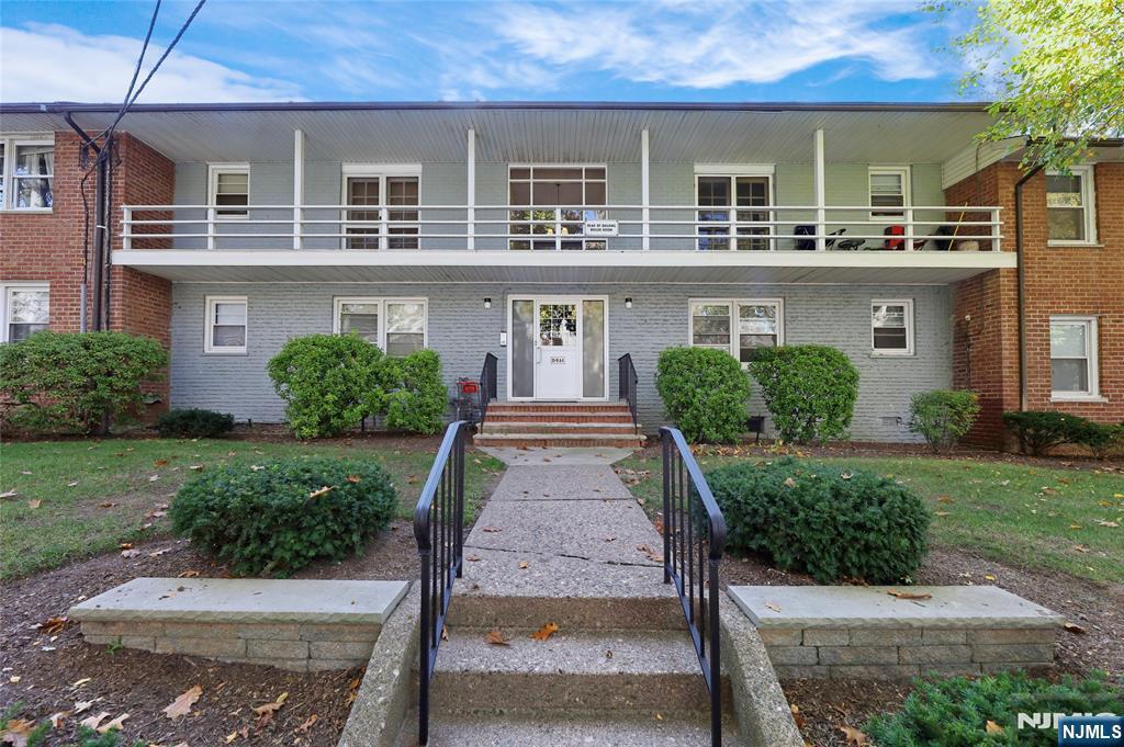 25- 18 High St in Fair Lawn, NJ - Building Photo