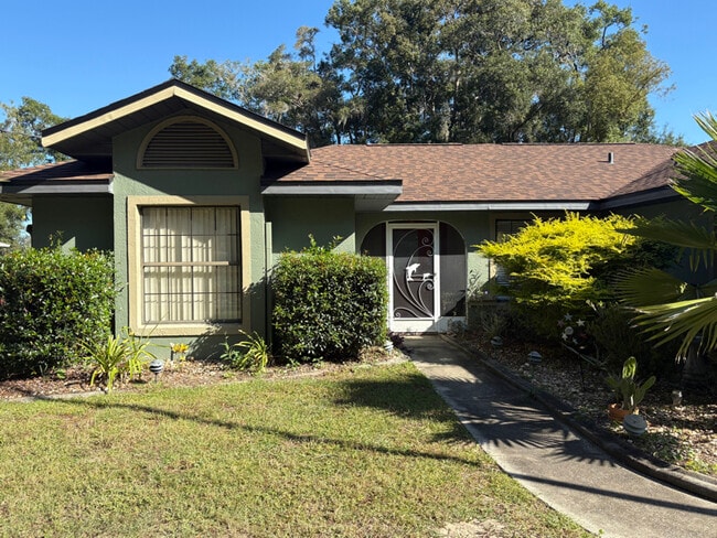 2235 W Springlake Dr in Dunnellon, FL - Building Photo - Building Photo