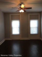 2710 Armand Pl in St. Louis, MO - Foto de edificio - Building Photo