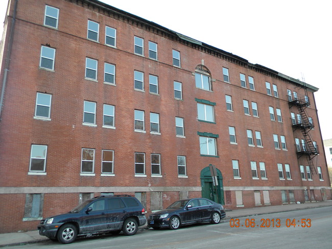 231 E North Ave in Baltimore, MD - Building Photo - Building Photo