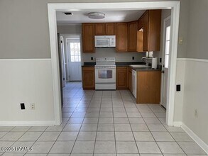 321 Gerald Dr in Lafayette, LA - Building Photo - Building Photo