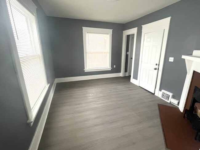 548 E 7th St, Unit 548