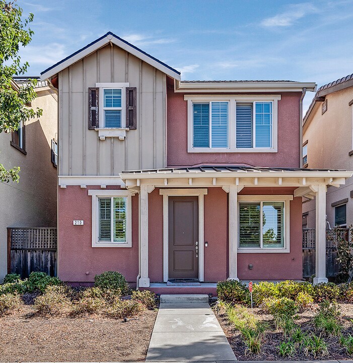 210 Stratus Common in Livermore, CA - Building Photo