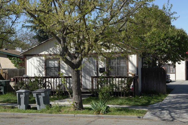 625-633 N K St in Livermore, CA - Foto de edificio - Building Photo