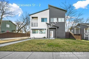 204 N Getzendaner St in Waxahachie, TX - Building Photo