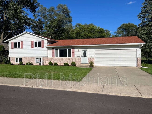 202 Ray St in Mishawaka, IN - Building Photo - Building Photo