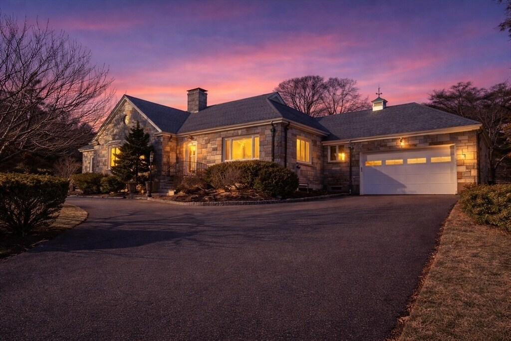 272 Atlantic Ave in Swampscott, MA - Building Photo