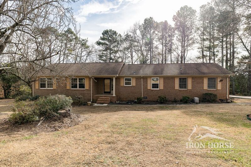 160 Fairway Cir in Athens, GA - Building Photo