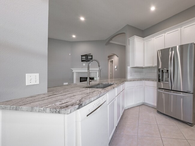 12807 Village Way Dr