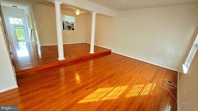 8825 Hawthorne Ct in Ellicott City, MD - Building Photo - Building Photo