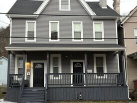 340 Academy St, Unit 1 in Carnegie, PA - Building Photo