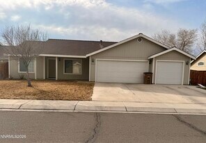 2645 Elizabeth Pkwy in Fallon, NV - Building Photo