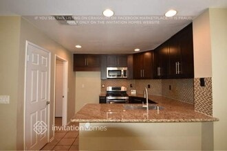 895 Pathfinder Way in Corona, CA - Building Photo - Building Photo