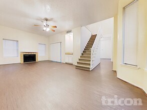 1934 Creston Dr in Spring, TX - Foto de edificio - Building Photo