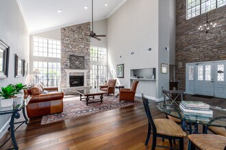Magnolia Court Apartments in Austin, TX - Foto de edificio - Interior Photo