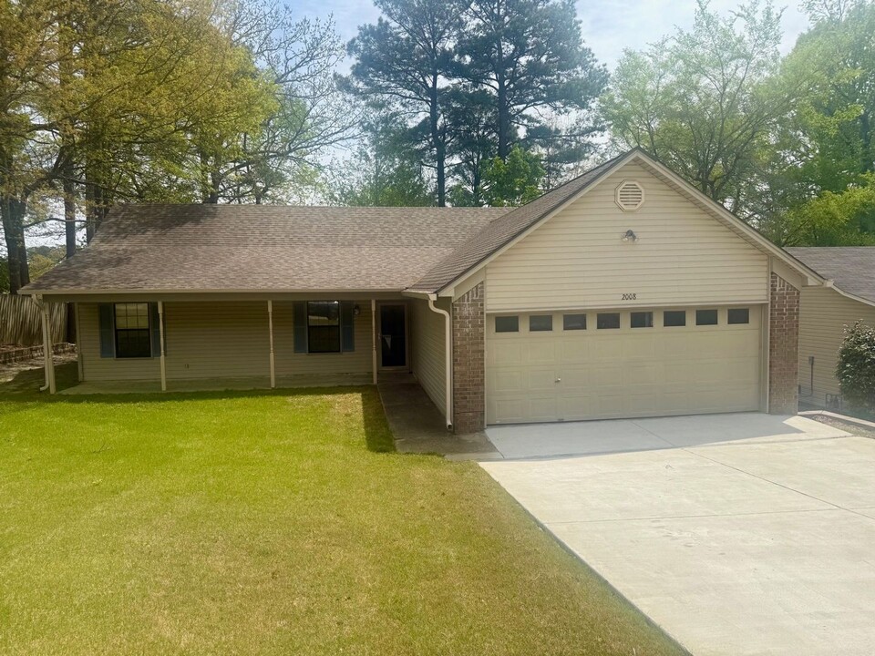 2008 Robinwood Ct in Benton, AR - Building Photo