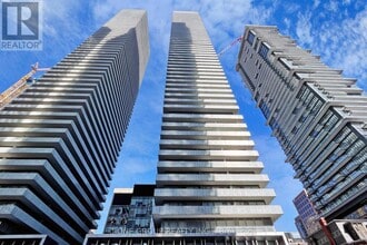 50 Charles St E in Toronto, ON - Building Photo - Building Photo