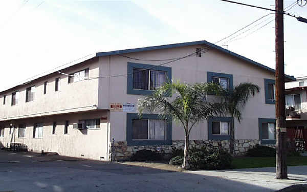 14618 Wyandotte St in Van Nuys, CA - Building Photo - Building Photo