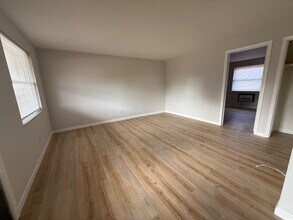 335 Jefferson St in New Carlisle, OH - Building Photo - Building Photo