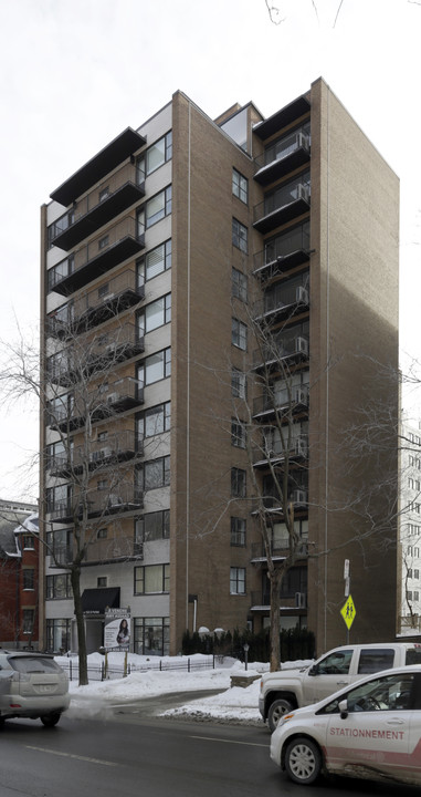 Le 1520 Dr. Penfield in Montréal, QC - Building Photo