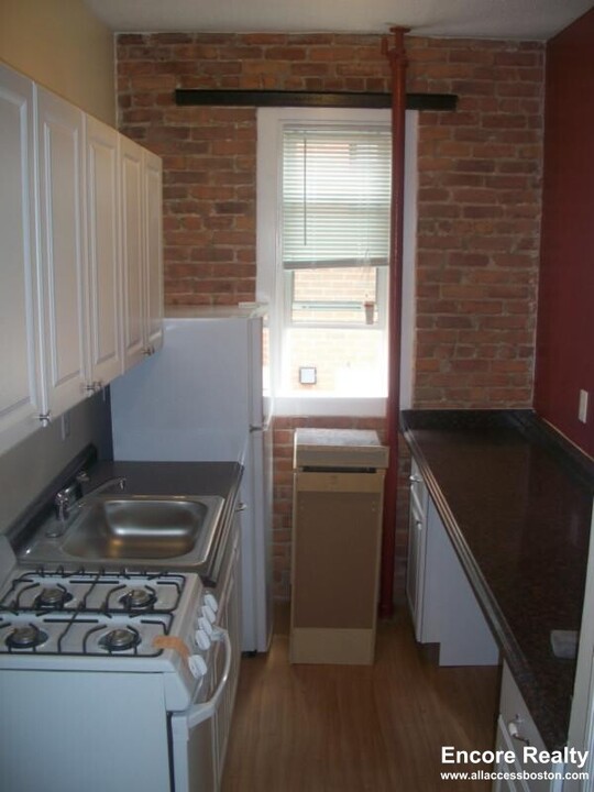 460 Park Dr, Unit 1 BED VERY CLEAN in Boston, MA - Building Photo