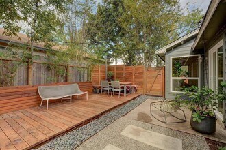 11513 Guernsey Dr in Austin, TX - Building Photo - Building Photo