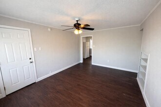 210 Highview Ave in Columbia, MO - Building Photo - Building Photo