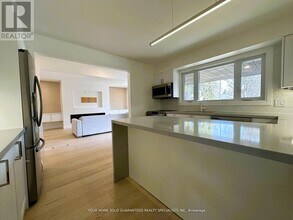 36 Queen St in Barrie, ON - Building Photo - Building Photo