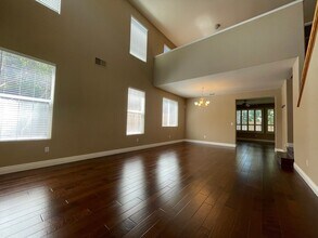 1093 Huntly Dr in Folsom, CA - Building Photo - Building Photo