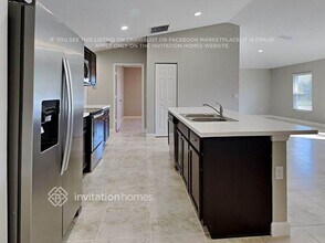 579 Lafayette St SW in Palm Bay, FL - Foto de edificio - Building Photo