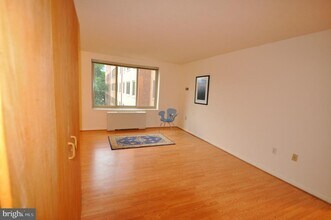 3000 Spout Run Pkwy in Arlington, VA - Building Photo - Building Photo