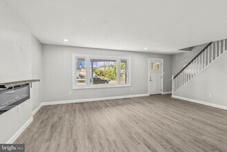 12 Holbrook Ln in Willingboro, NJ - Building Photo - Building Photo