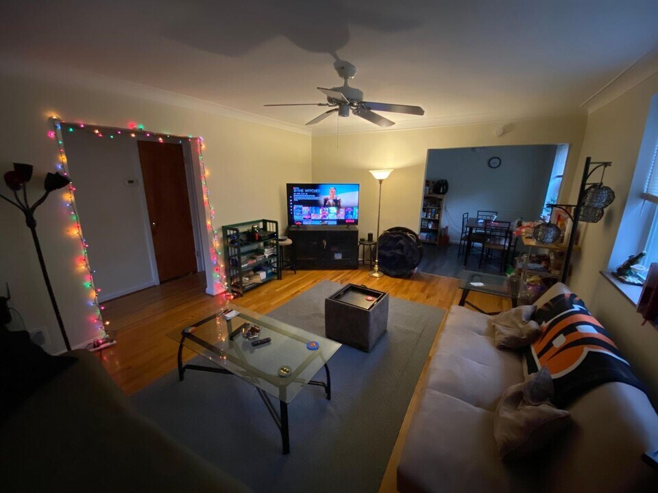 533 Riddle Crest Ln in Cincinnati, OH - Building Photo