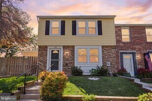 142 Fairfield Dr in Frederick, MD - Building Photo
