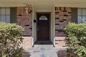 5818 Silver Frst Dr in Houston, TX - Building Photo - Building Photo